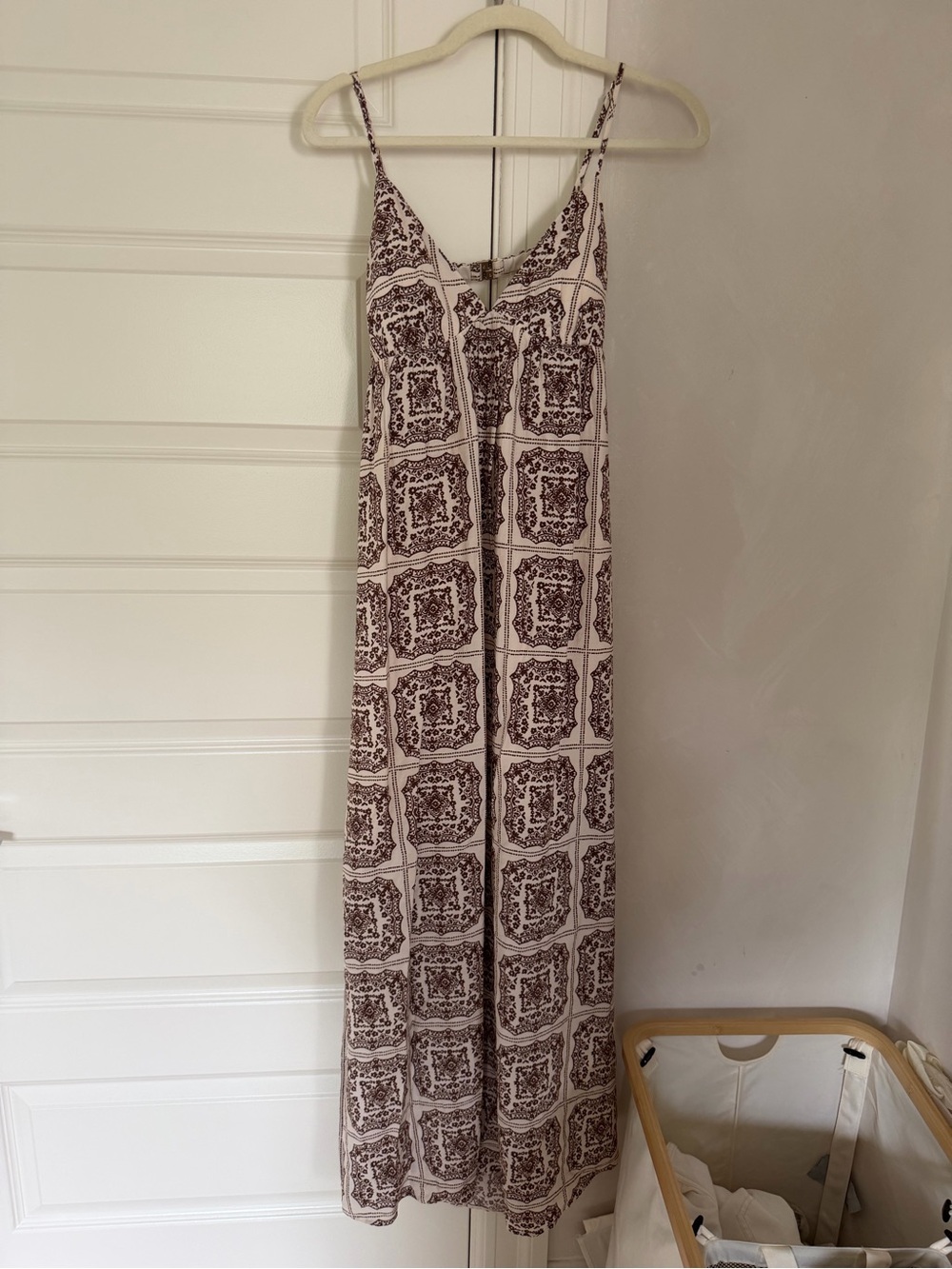 Abercrombie & Fitch Bra Free Clasp Back Cream Maxi Dress with Brown Tile Print